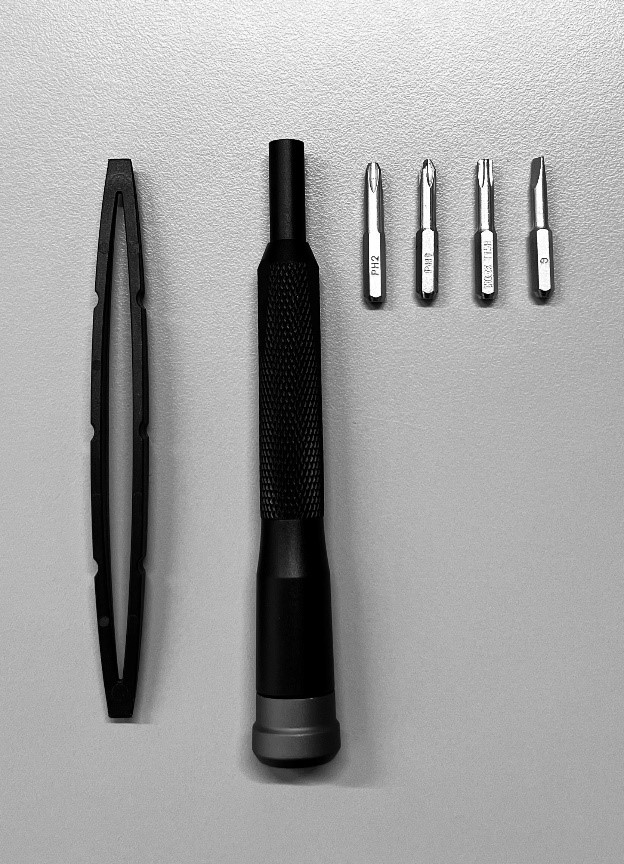 Ein Schraubendreher und Bits